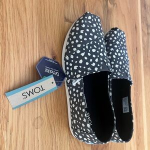TOMS Alpargata Tiny Cheetah Patterned Slip-Ons